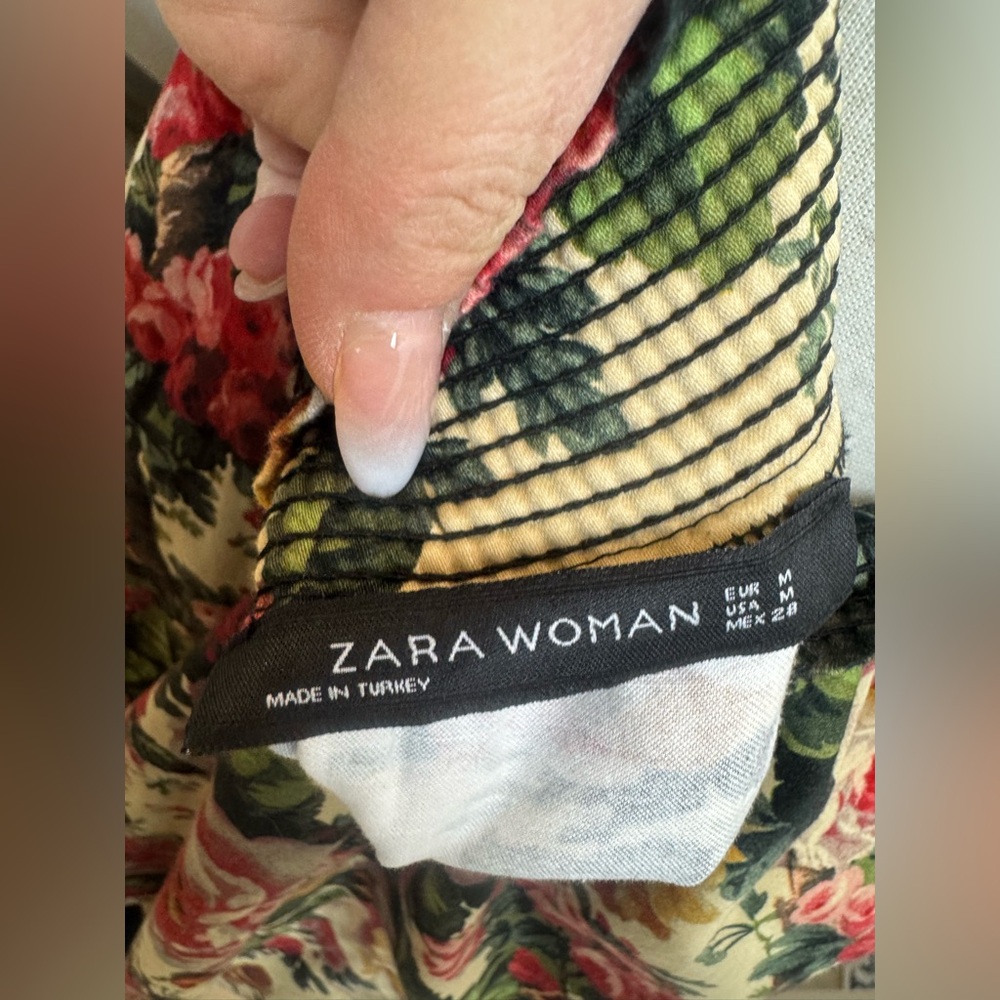 ZARA Floral Midi Skirt Smocked Waist Pockets – Size M - Picture 4 of 4
